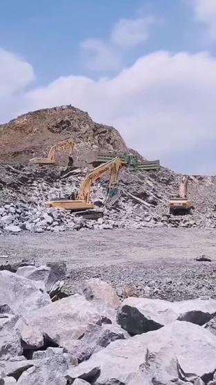 專業承接全國開采中露天礦土石方工程